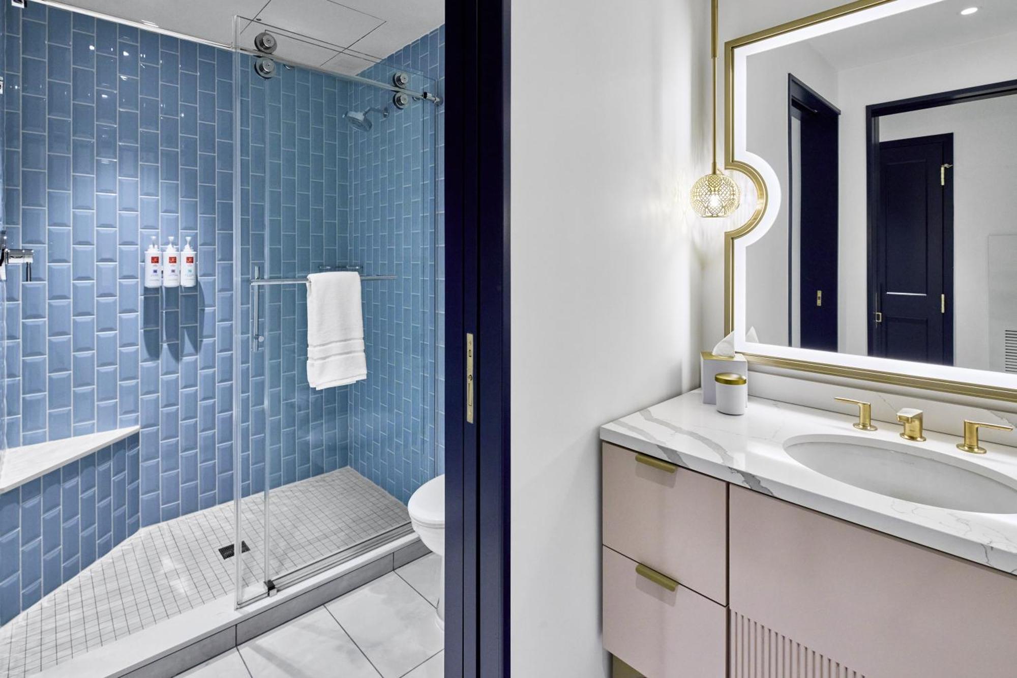 Universal'S Helios Grand Hotel, A Loews Hotel Williamsburg ภายนอก รูปภาพ
